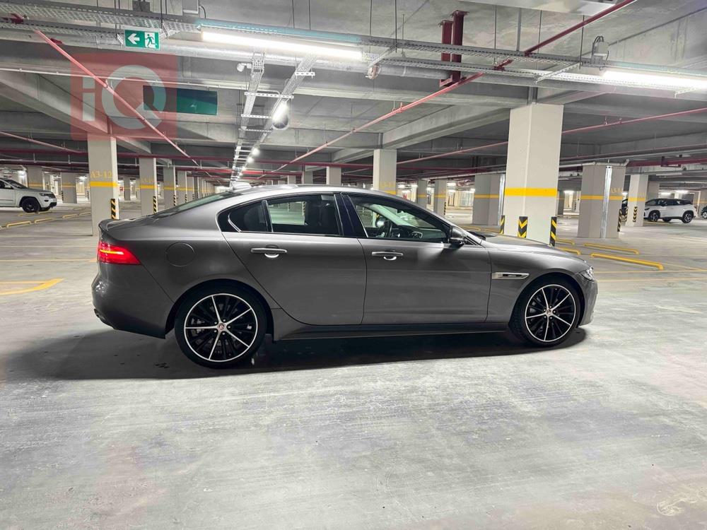 جاكوار XE